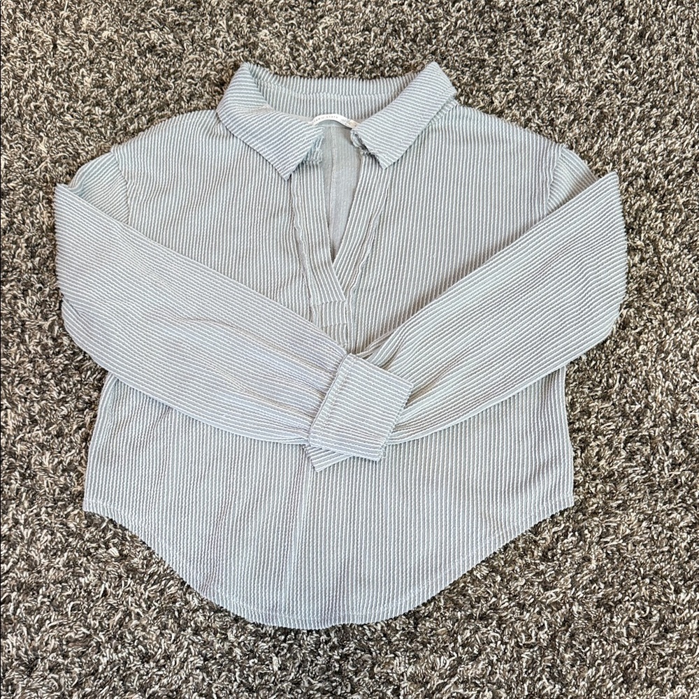 Altar'd State Gray Collared Top